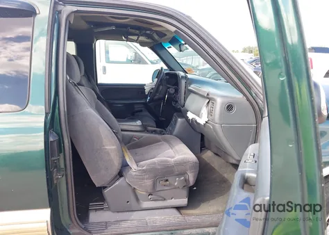 2001 Chevrolet Silverado 1500 Ls из США, поврежденный, VIN 2GCEC19T511363934